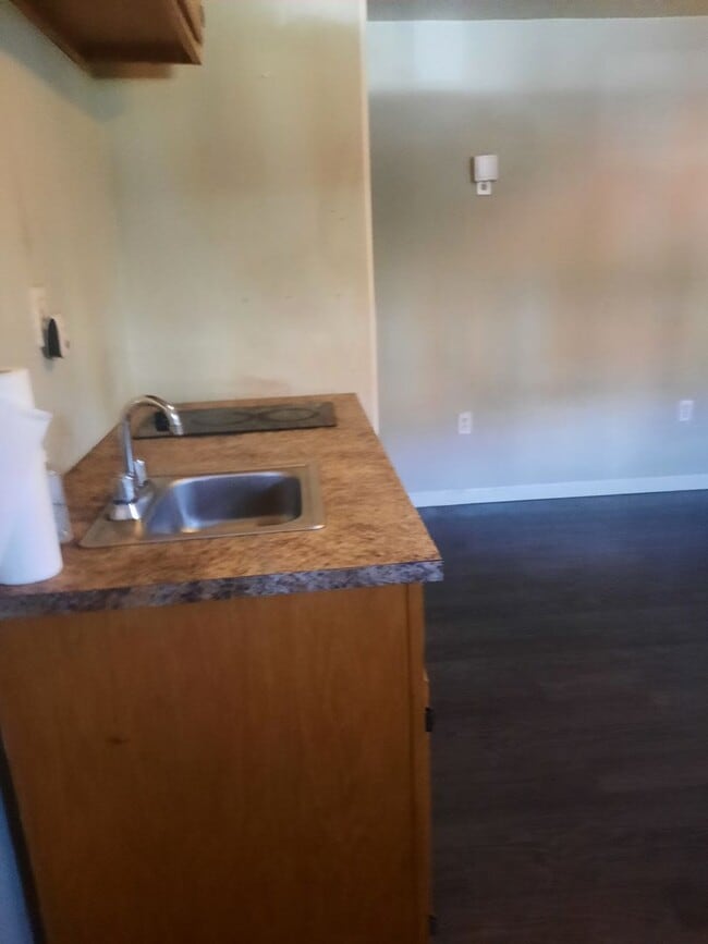 Photo - Studio apt for rent