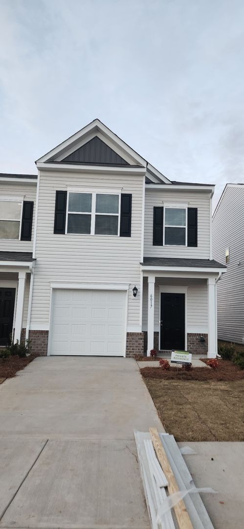 Building Photo - Beautiful Brand New 3 Bedroom 2.5 Bath Townhome in Hickory Glen!
