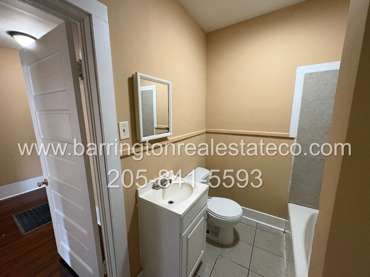Photo - 4745 Avenue R