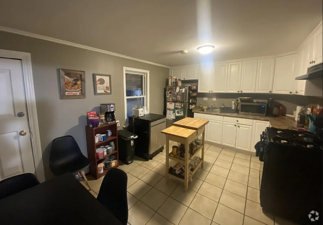 Building Photo - 12 Allen St Unit 1 Rental
