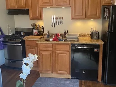 *Pictures are representative samples of the advertised unit. In some cases, the actual units you tou - 112 Queensberry St Unit 44