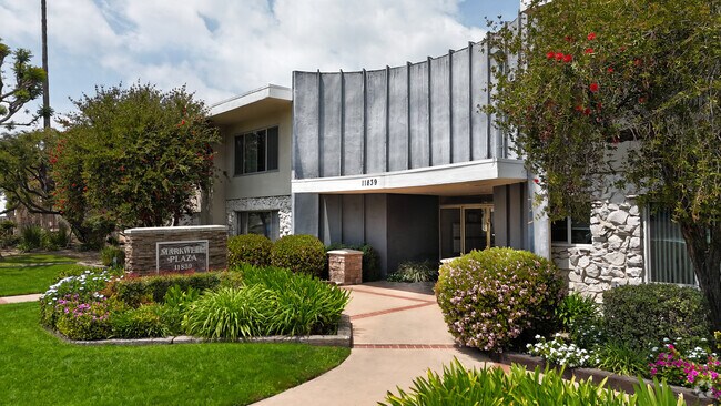11839 Magnolia Blvd - The Markwell Plaza Rental