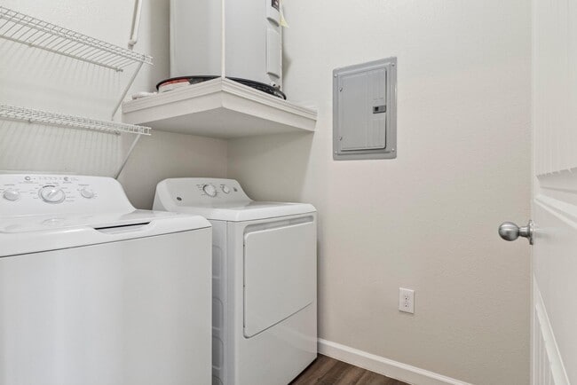 Photo - Silverado Apartments
