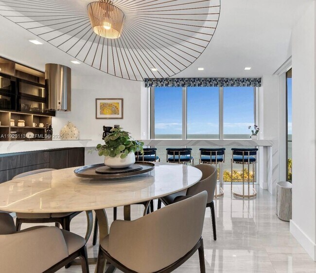 Building Photo - 881 Ocean Dr Unit 9C