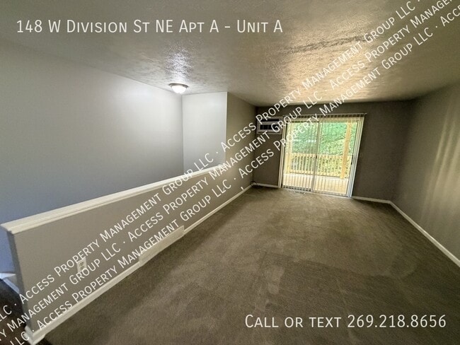 Photo - 148 W Division St NE