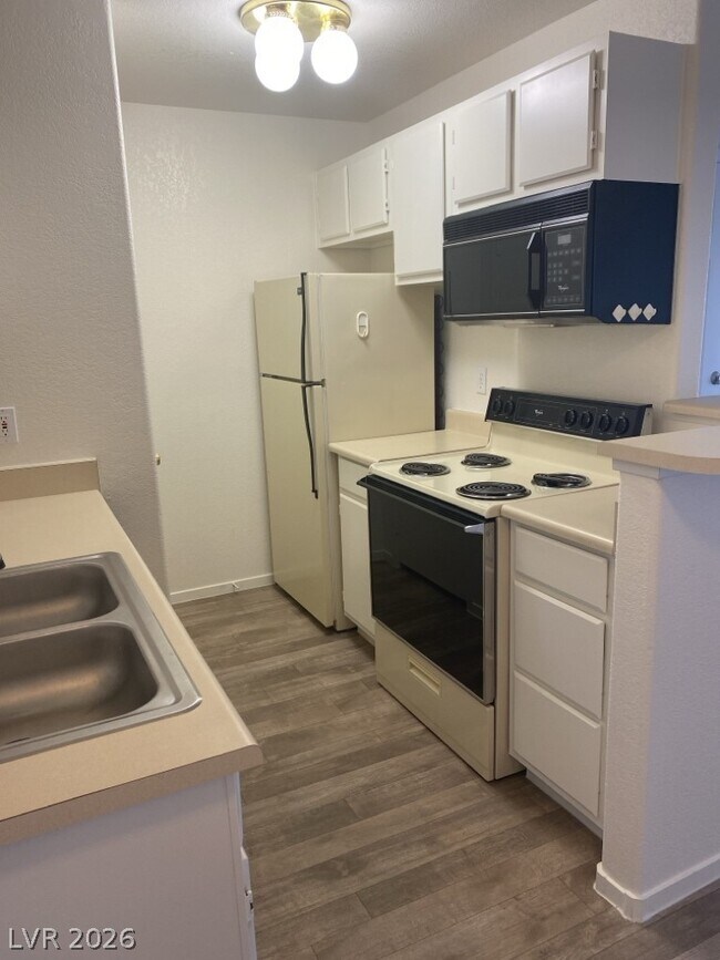 Photo - 5271 S Lindell Rd Unit 201