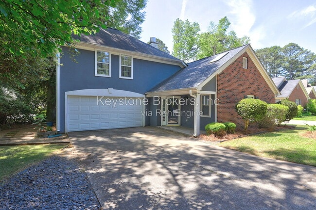 Building Photo - 100 S Fairfield Dr