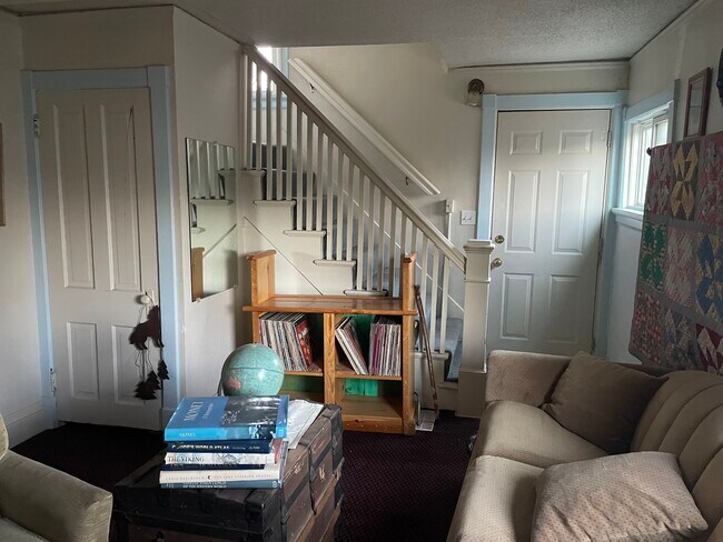 Photo - 526 1/2 E 7th St