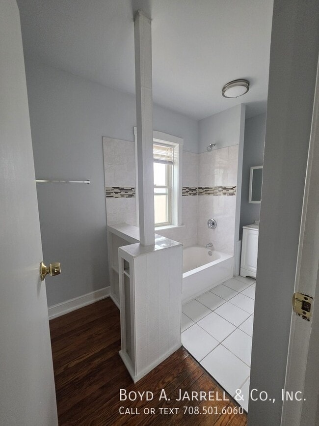 Photo - 10853 S Vernon Ave Unit 109 53-2N