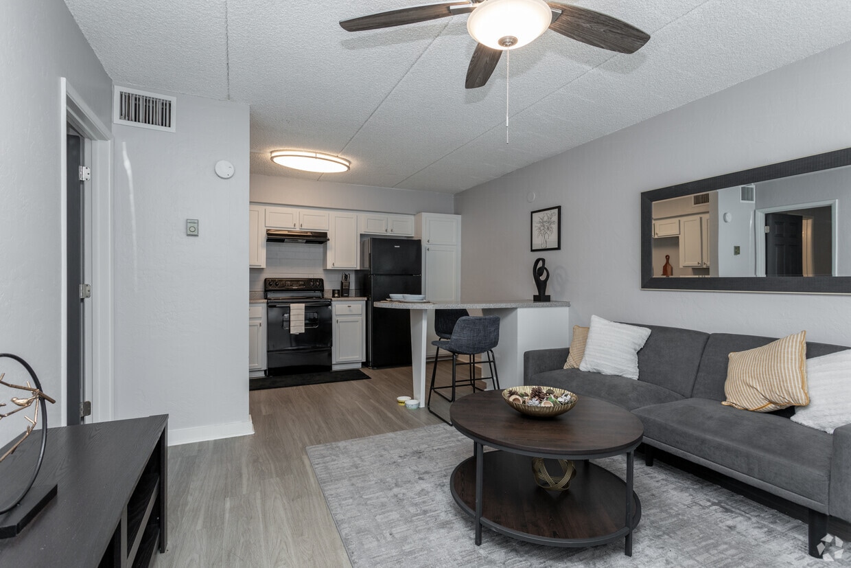 Spacious 1 bedroom 1 bath Tucson - Waters Edge