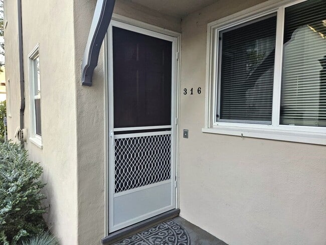 Photo - Downtown Palo Alto Living – 1 Bedroom Apartment Available March 4th. Unidad 316