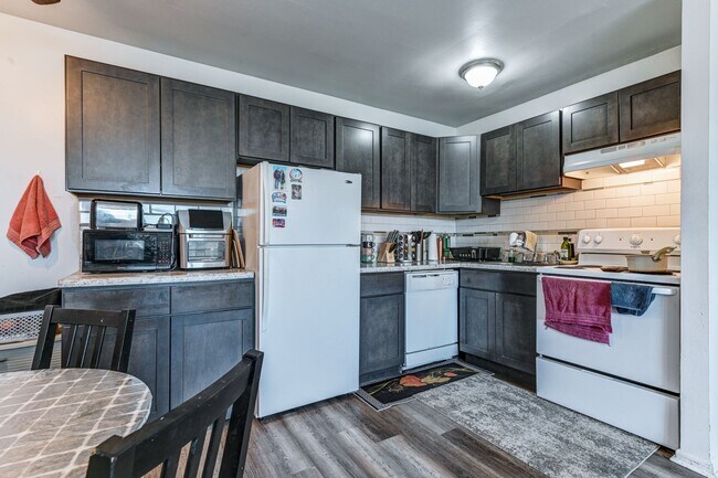 Photo - Oak Ridge Apartments