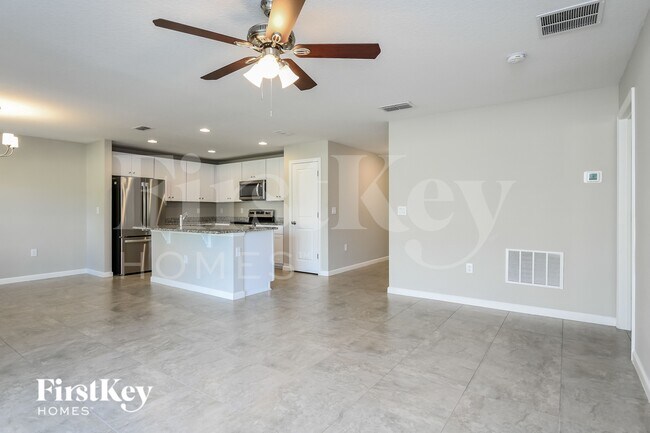 Photo - 421 Earhart Dr