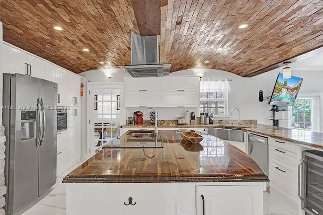 Photo - 247 SW 5th St Unidad HOME
