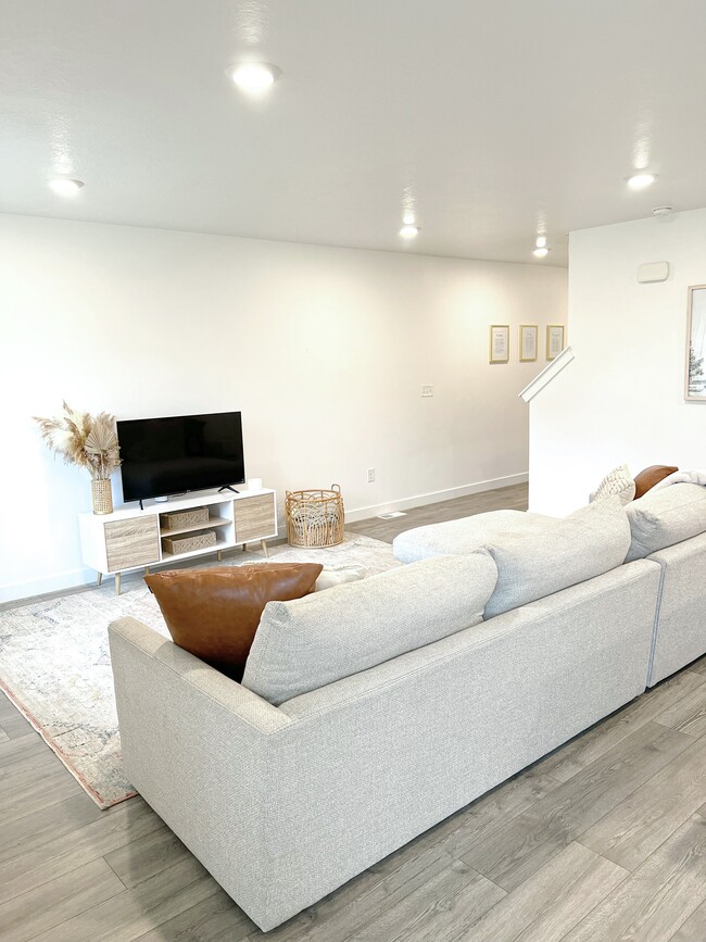 Photo - 1863 S 460 W