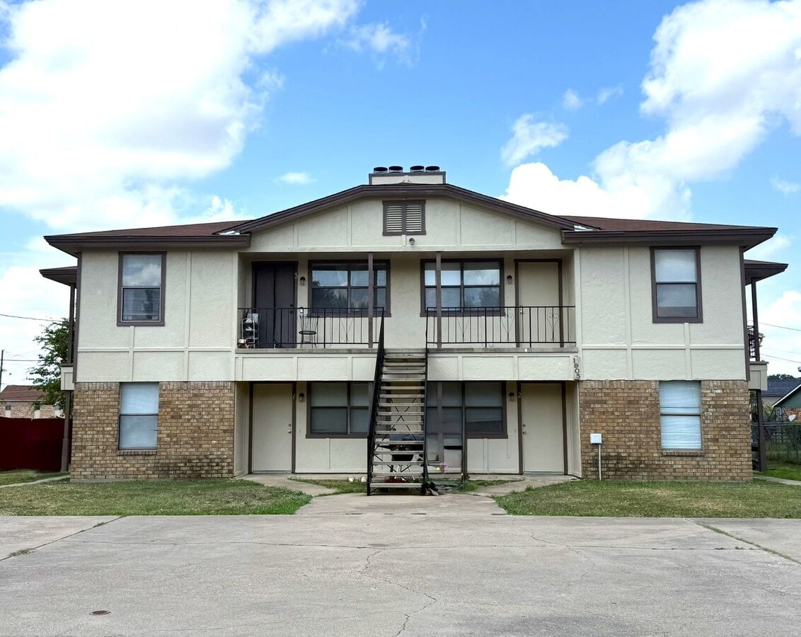 Photo - 1905 Cedarhill Dr Unit Apt 1