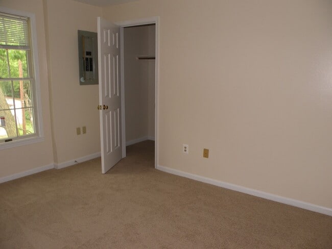 7 Mosby Ct Unit 7 Mosby Court, Unit E