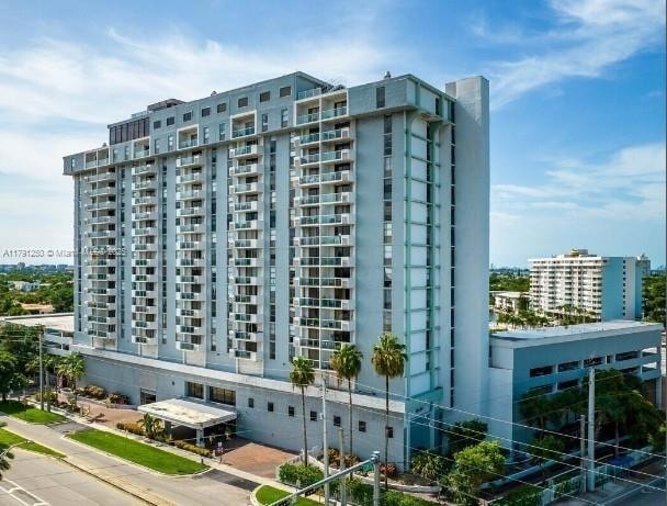 Photo - 13499 Biscayne Blvd