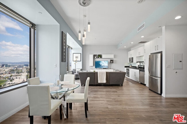 Photo - 1100 Wilshire Blvd Unit 2201