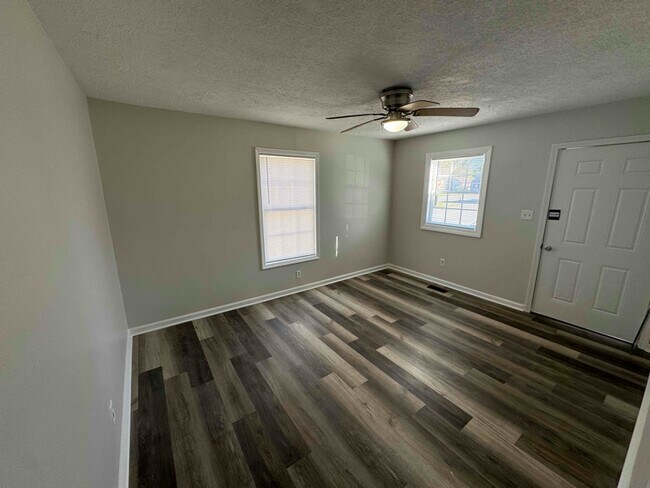 Photo - 1003 W Whitney Ave