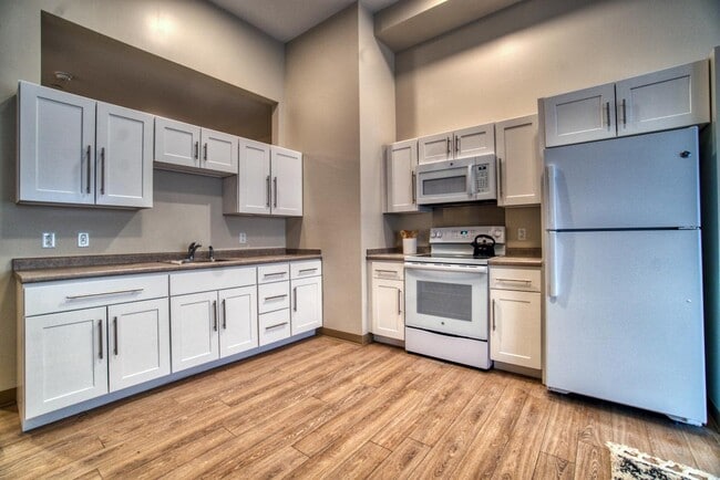 Photo - Midtown Towers