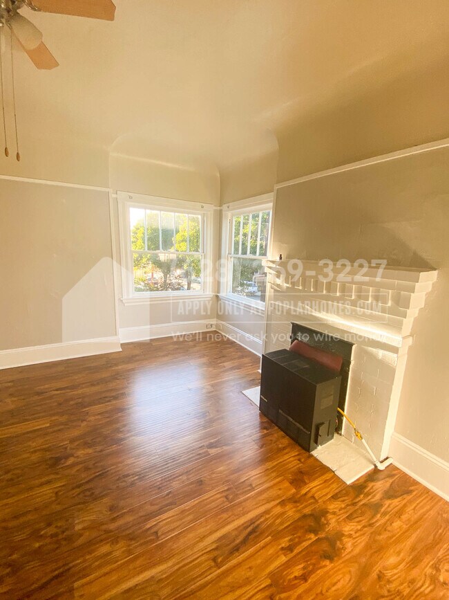 Photo - 2130 Woolsey St Unidad C