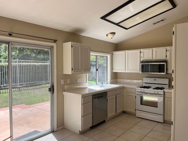 Photo - Paloma del Sol 3 Bedroom Single Story