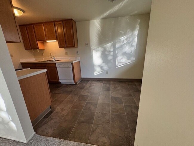 Photo - MOVE IN SPECIAL 1/2 OFF FIRST MONTHS RENT WITH A YEAR LEASE / West Side Location