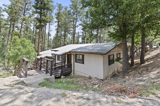 Building Photo - 110 Apache Hills Dr