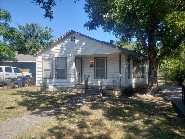 Photo - 5732 Houghton Ave Casa