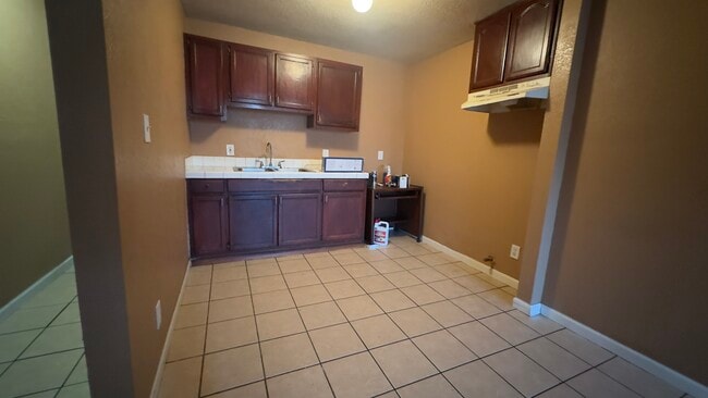 1387 E 49th St Unidad 1387 E 49th St