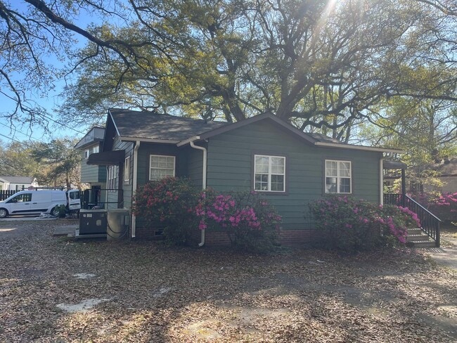 Building Photo - 2679 Olympia St Unit 2679 Olympia Street  A