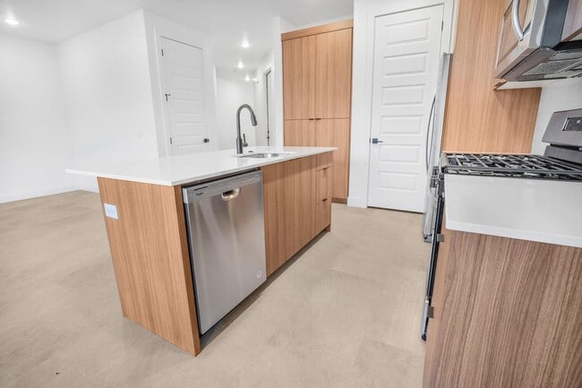 Photo - HURRICANE TOWNHOME!! Pet Friendly!