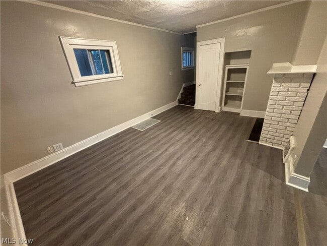 Photo - 974 Lovers Ln