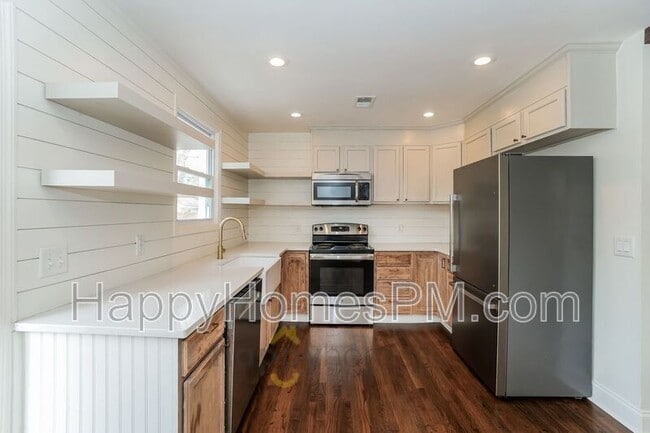 Photo - 3459 Johan Blvd