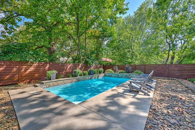 Photo - 21 E Martin Luther King Jr Blvd