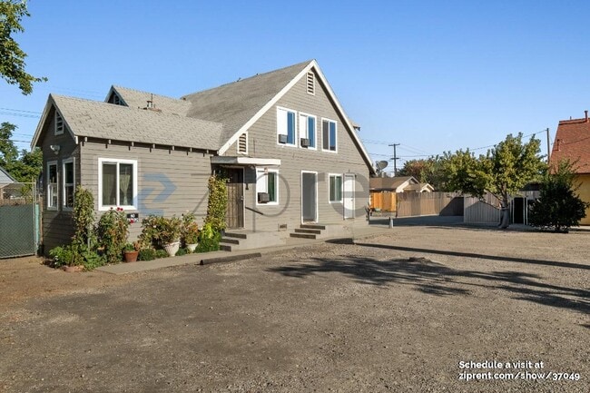 Building Photo - 1323 Monterey Ave Rental