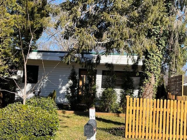 Building Photo - 226 Substation St