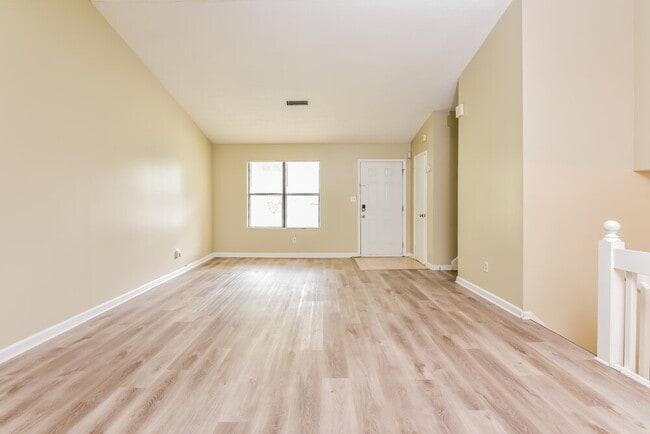 Photo - 469 Sherwood Greens