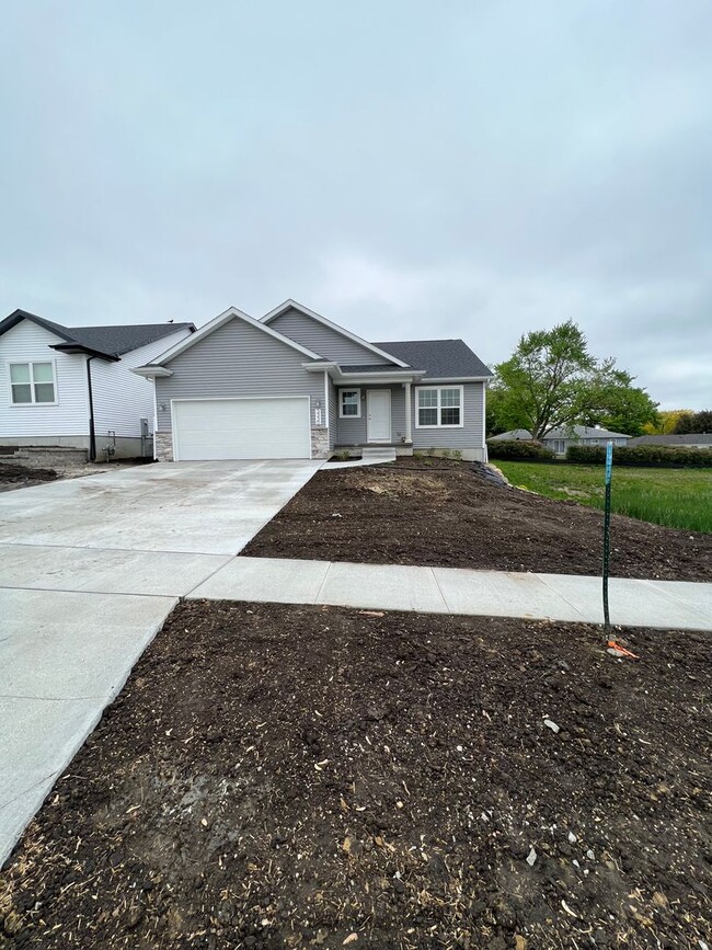 Brand new 3 bedroom, 3 bathroom house! - Brand new 3 bedroom, 3 bathroom house!