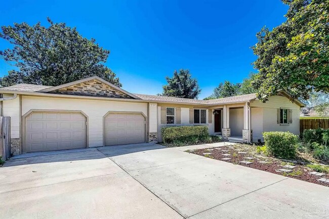 Photo - 394 Rosewood Dr