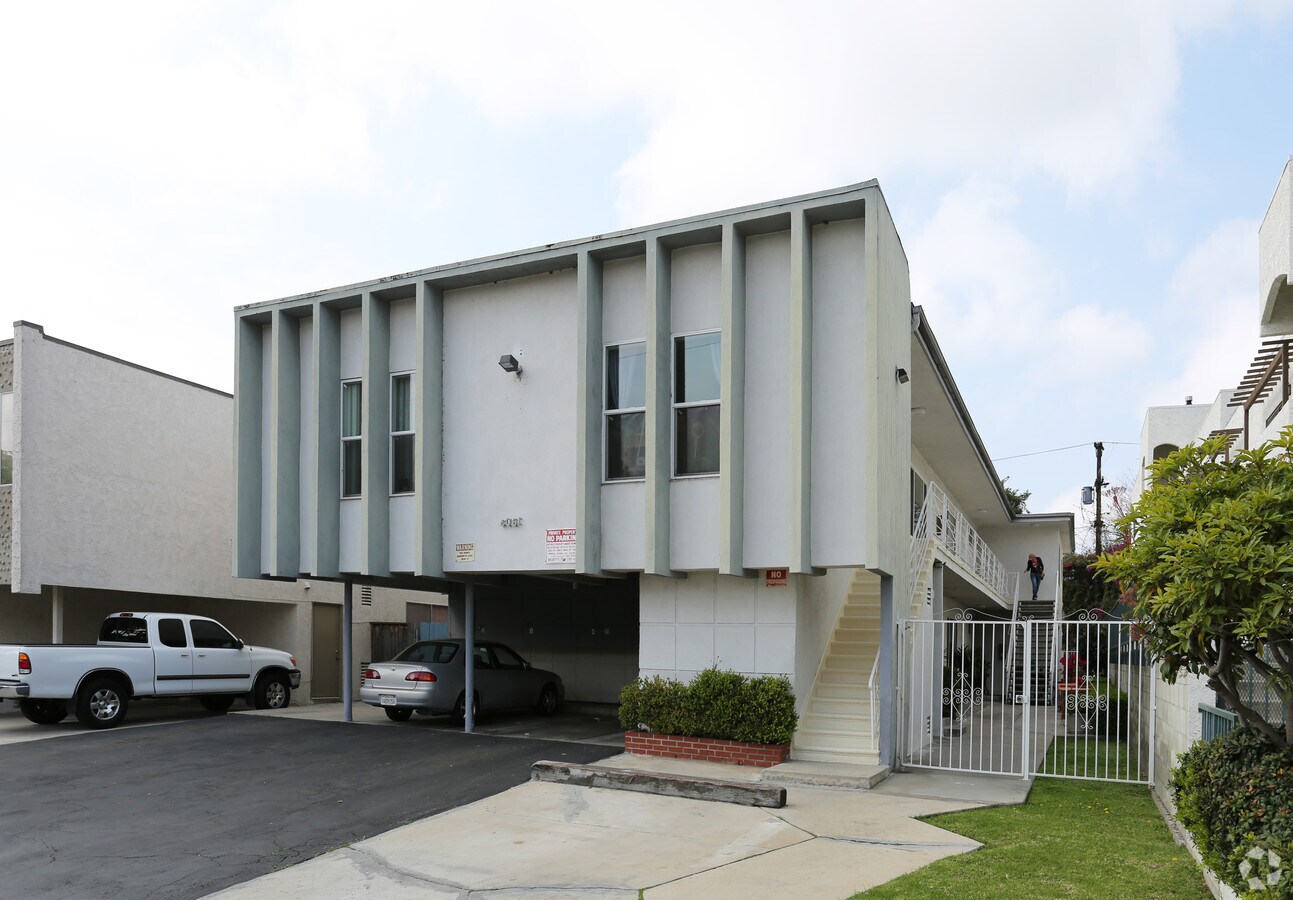 Photo - 4061 Mclaughlin Ave