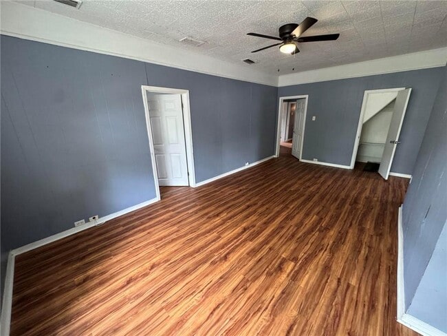Photo - 219 2nd St