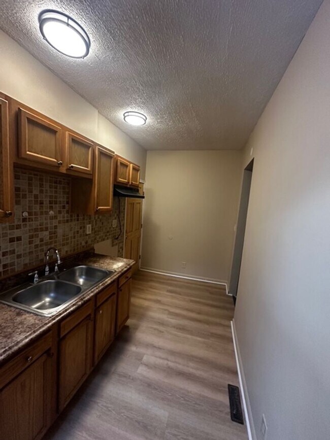 Photo - 207 Kenwood Ave Unit 207KENDN