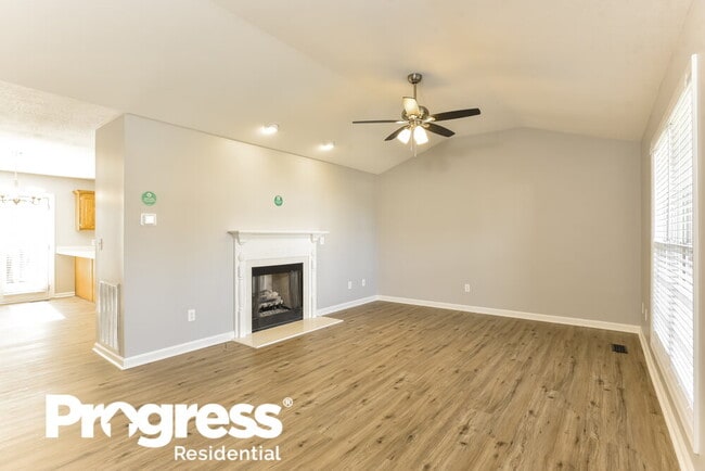 3005 Candlelite Dr
