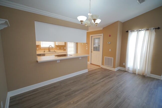 Photo - 2029 Ascot Way