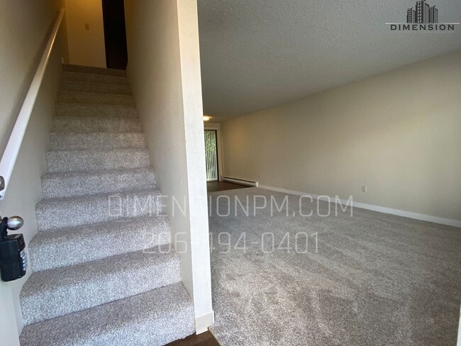 1601 N Laventure Rd