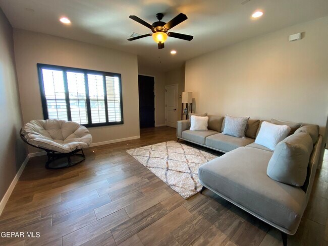 Photo - 7013 Long Meadow Dr