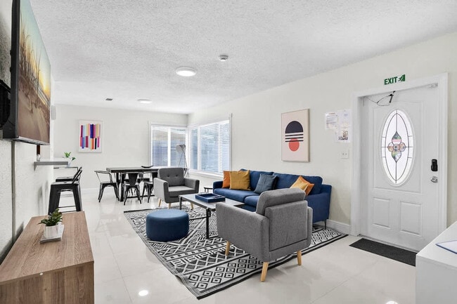 Building Photo - 6452 Custer St Unit ID1372341P