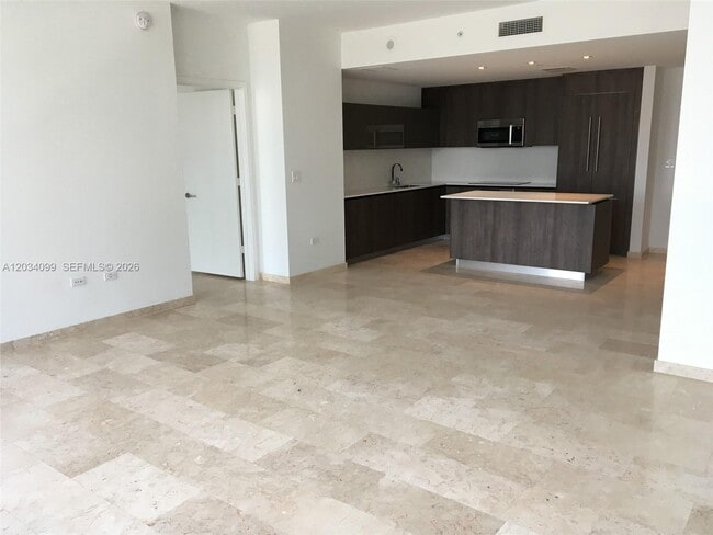 Photo - 68 SE 6th St Unidad 1108